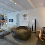爱玛仕米克诺斯酒店 Mykonos Town